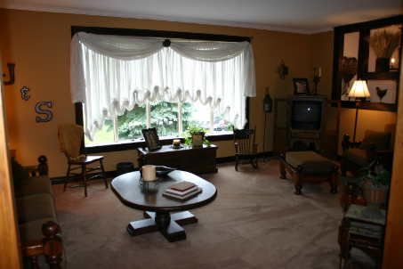 21 Jonathan St, Uxbridge, L9P1B6 | Image 2