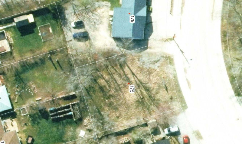 175 Simcoe Ave, Georgina, L4P2H6 | Image 2