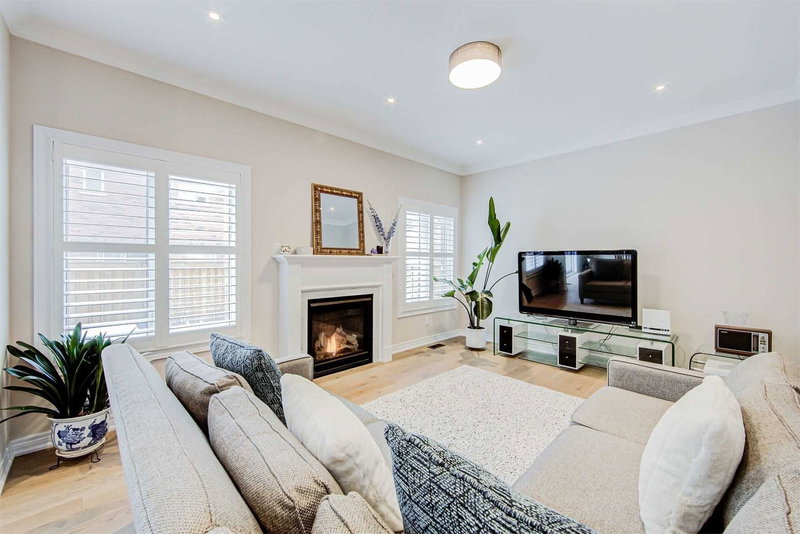 139 Kellington Tr, Whitchurch-Stouffville, L4A1X6 | Image 3