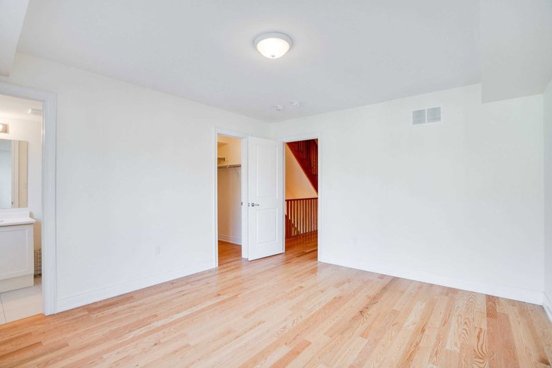 41 Hiawatha Crt, Vaughan, L4L0J2 | Image 2