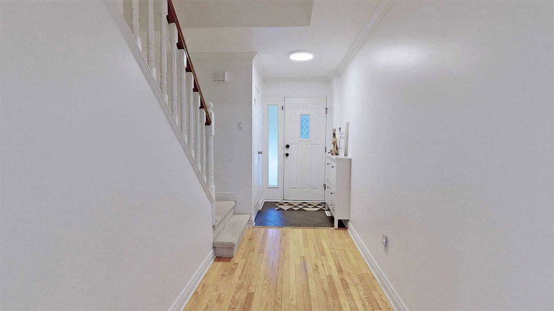 58 Knightsbridge Way, Markham, L3P3W5 | Image 3