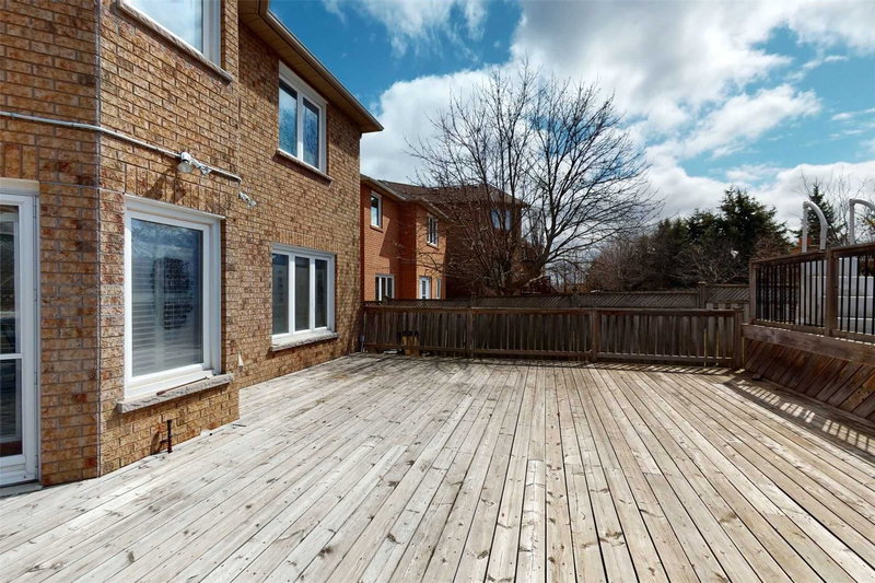 150 Larratt Lane, Richmond Hill, L4C0E7 | Image 2