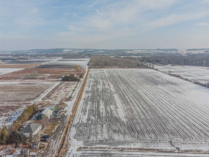 325 Lipchey Rd, King, L3Y 4V9 | Image 3