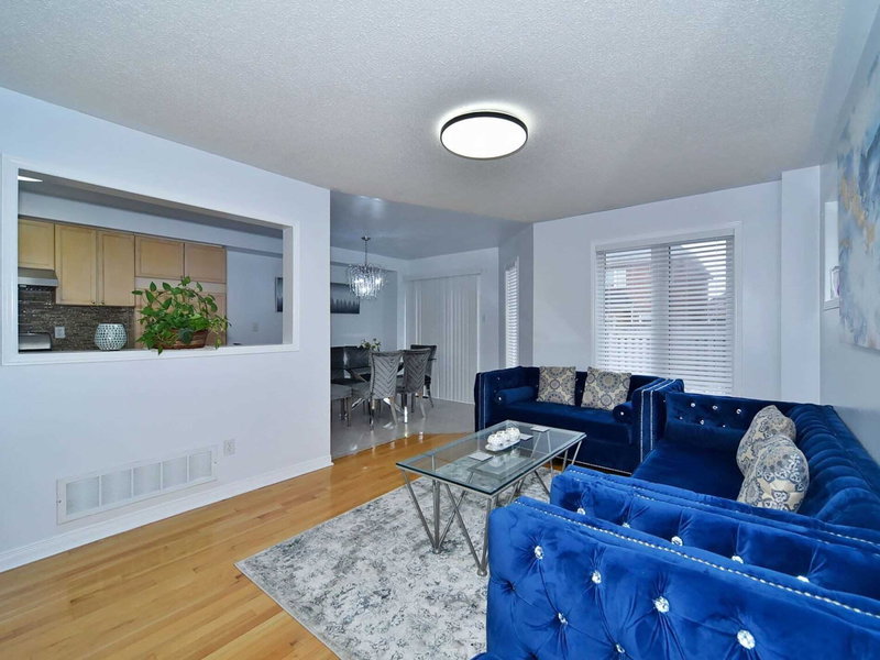 20 National Pine Dr, Vaughan, L6A3M1 | Image 2