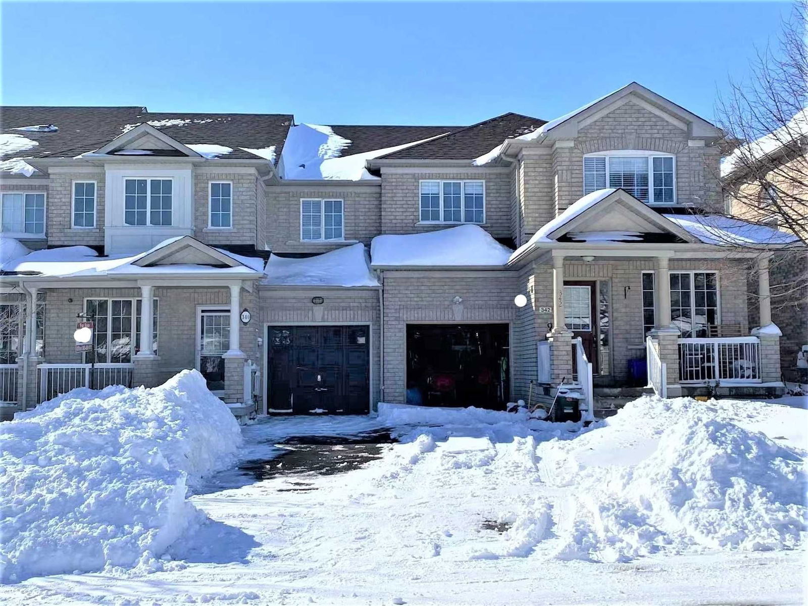 Townhouse sold at 340 Flagstone Way, Newmarket, Woodland Hill, L3X2R8 - MLS: N5493257