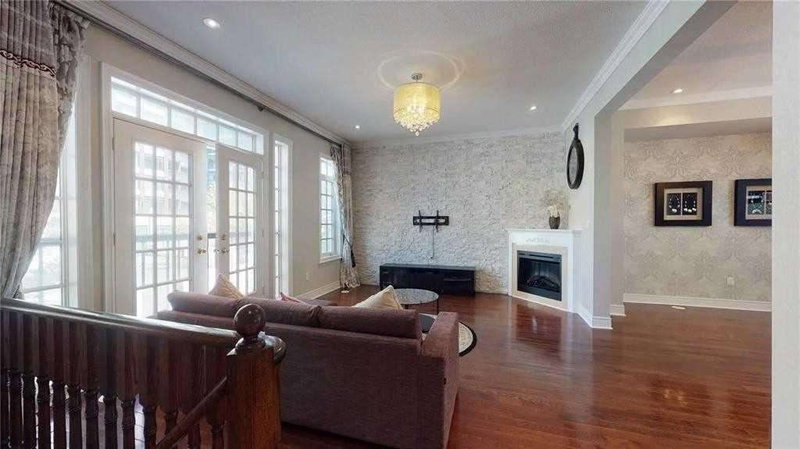 72 Upper Duke Cres, Markham, L6G 0B6 | Image 2