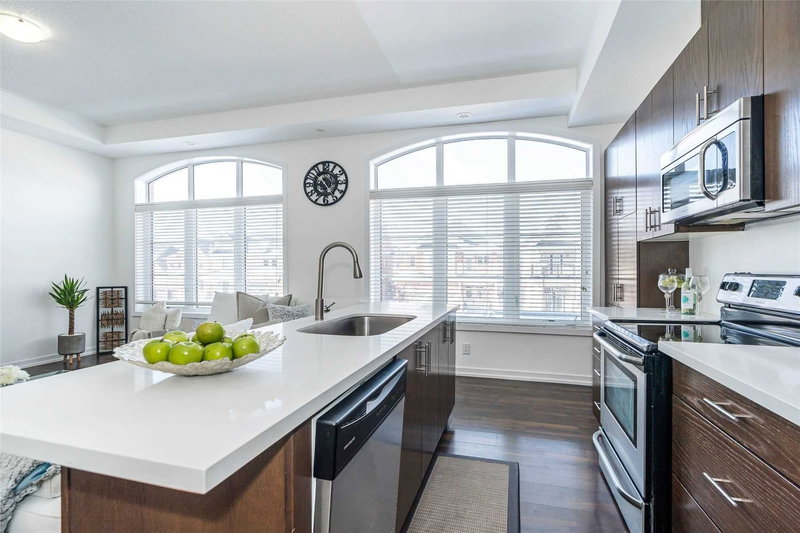 11 - 208 Glad Park Ave, Whitchurch-Stouffville, L4A1X1 | Image 3