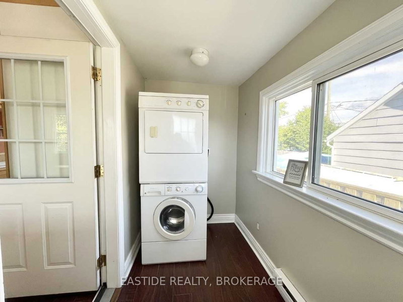 67 Bingham St, Bradford West Gwillimbury, L3Z 1X3 | Image 2