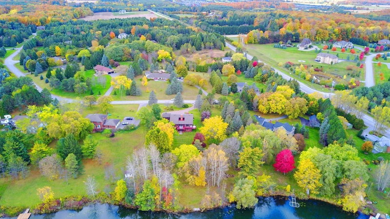 9 Island Lake Dr, Whitchurch-Stouffville, L4A7X4 | Image 2