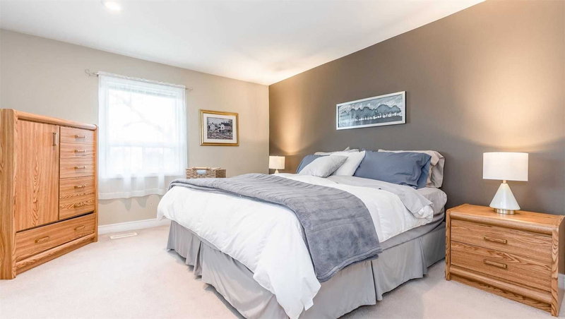 1569 Killarney Beach Rd, Innisfil, L0L 1W0 | Image 2