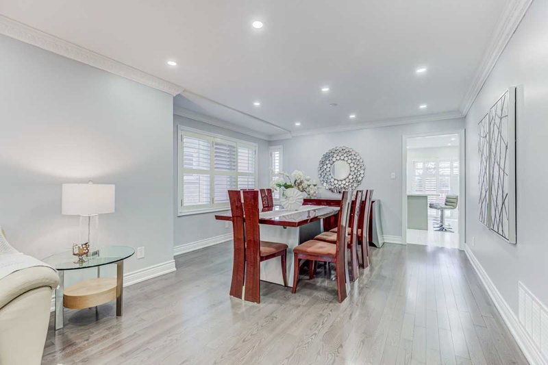 40 Dewberry Dr, Markham, L3S2S3 | Image 2