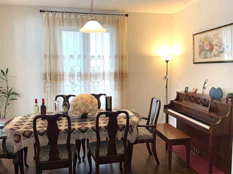 945 Langford Blvd, Bradford West Gwillimbury, L3Z4J2 | Image 2