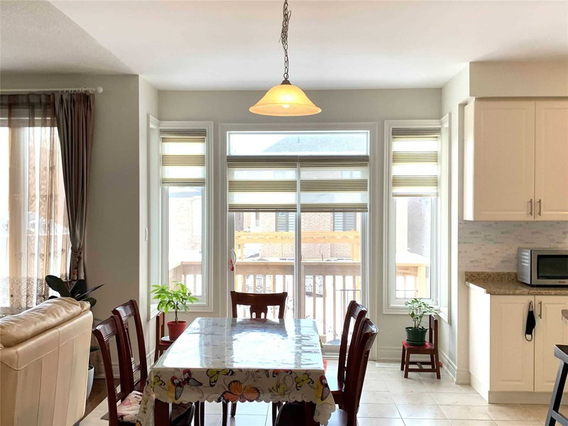 945 Langford Blvd, Bradford West Gwillimbury, L3Z4J2 | Image 3