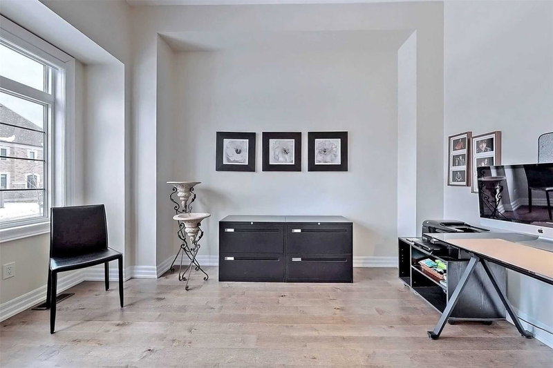 43 Mike Boshevski Crt, Aurora, L4G3G7 | Image 2