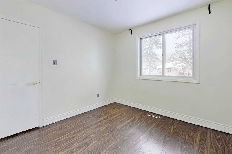 389 Becker Rd, Richmond Hill, L4C2S3 | Image 3