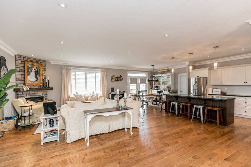 2 Harry Parker Pl, Adjala-Tosorontio, L0M 1J0 | Image 2