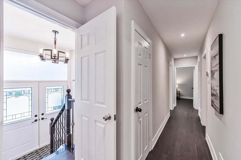 368 Fesserton Rd, Richmond Hill, L4C1G2 | Image 2