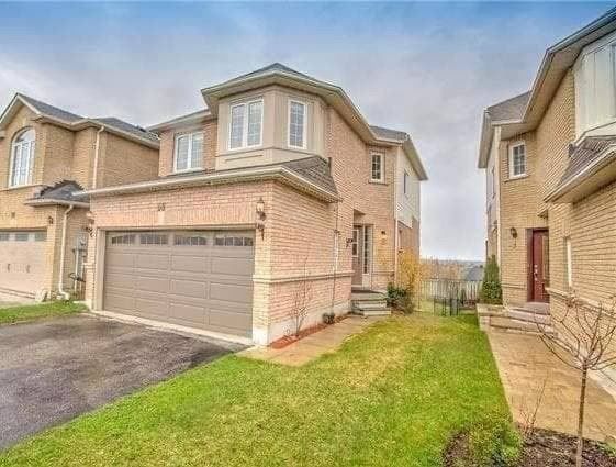 Detached House sold at 68 Mainprize Crescent, East Gwillimbury, Mt Albert, L0G1M0 - MLS: N5508546