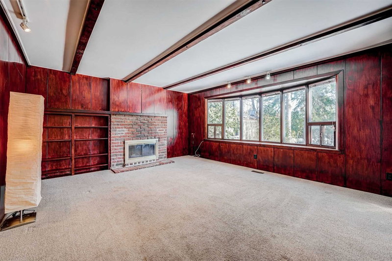 91 Lucas St, Richmond Hill, L4C4P4 | Image 2