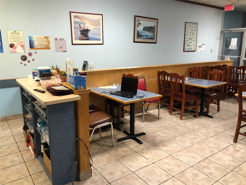 52 - 10909 Yonge St, Richmond Hill, L4C3E3 | Image 2