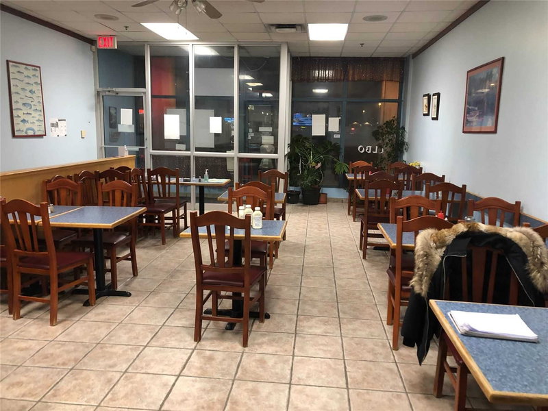 52 - 10909 Yonge St, Richmond Hill, L4C3E3 | Image 3