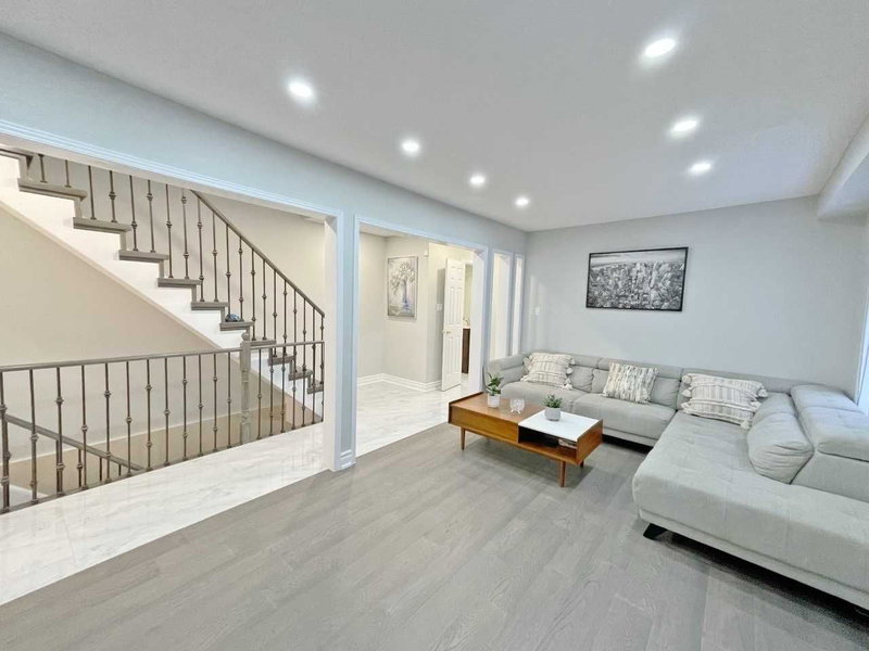 24 Guinevere Rd, Markham, L3S4S9 | Image 2