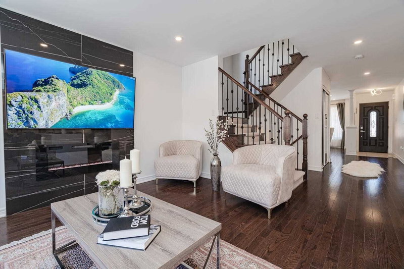 14 Yang St, Richmond Hill, L4E0M6 | Image 2