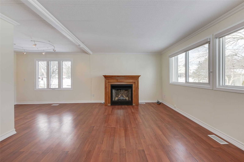 5 Broadway Ave, Innisfil, L0L2M0 | Image 3