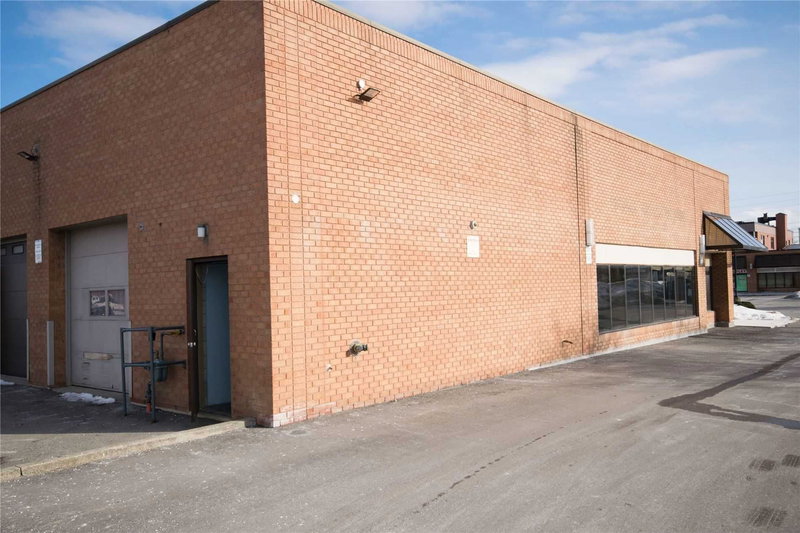 33 - 3300 Steeles Ave W, Vaughan, L4K 2Y4 | Image 2