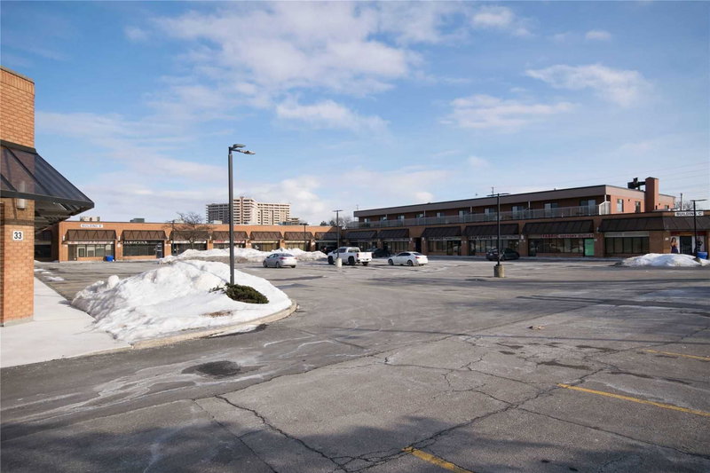 33 - 3300 Steeles Ave W, Vaughan, L4K 2Y4 | Image 3
