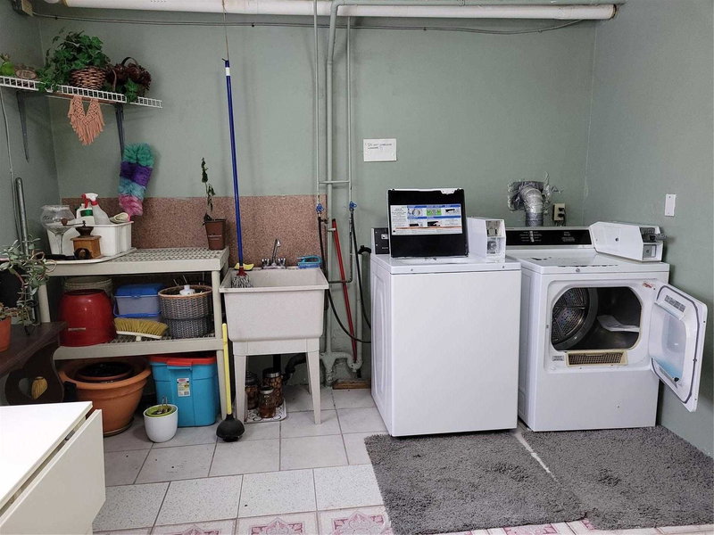 285 Richmond St, Richmond Hill, L4C 3Z2 | Image 2