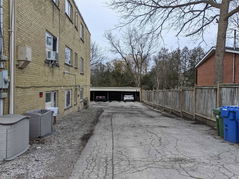 285 Richmond St, Richmond Hill, L4C3Z2 | Image 3