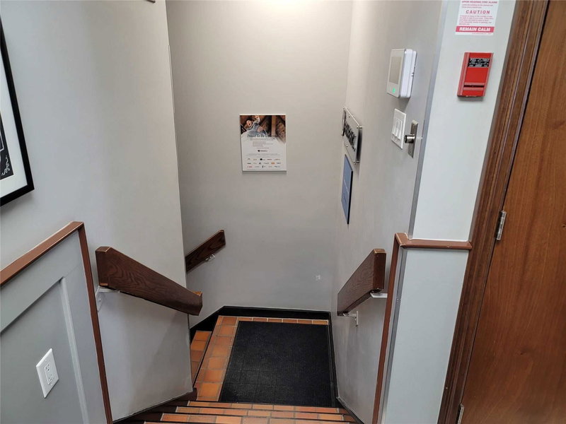 204 - 3300 Steeles Ave W, Vaughan, L4K 2Y4 | Image 2