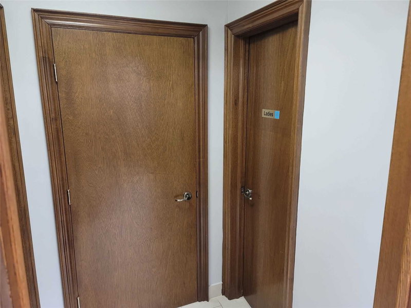 204 - 3300 Steeles Ave W, Vaughan, L4K 2Y4 | Image 3