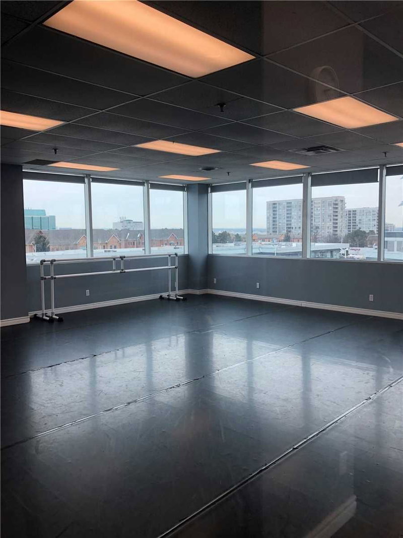 323&325 - 550 Highway 7 E, Richmond Hill, L4B 3Z4 | Image 3