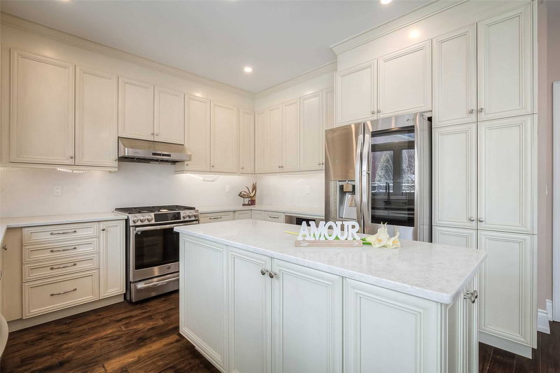 71 Golden Meadow Dr, Markham, L6E 1E9 | Image 3