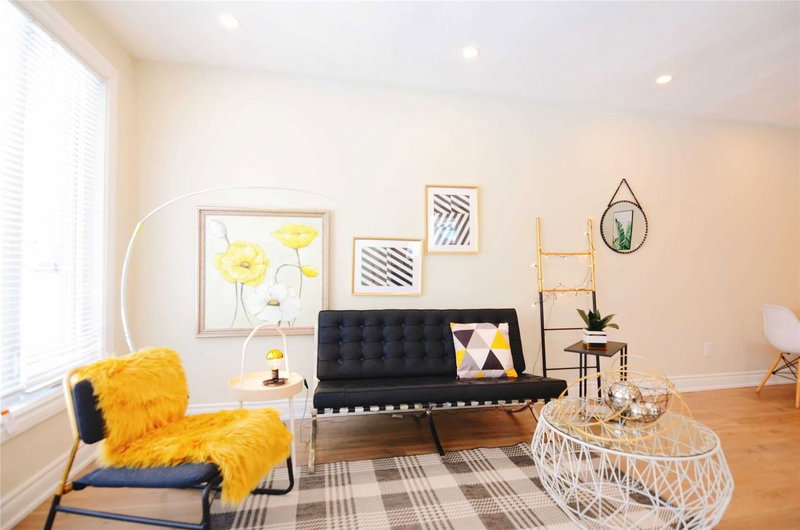 150 Maurice Crt, Newmarket, L3Y2W2 | Image 2