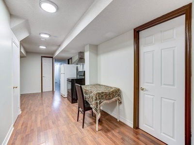 Unit Bsmnt — 127 Gailcrest Circ, Vaughan - Crestwood-Springfarm-Yorkhill image-0-2