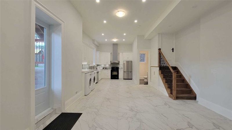 36 Sussex Ave, Richmond Hill, L4C2E6 | Image 3