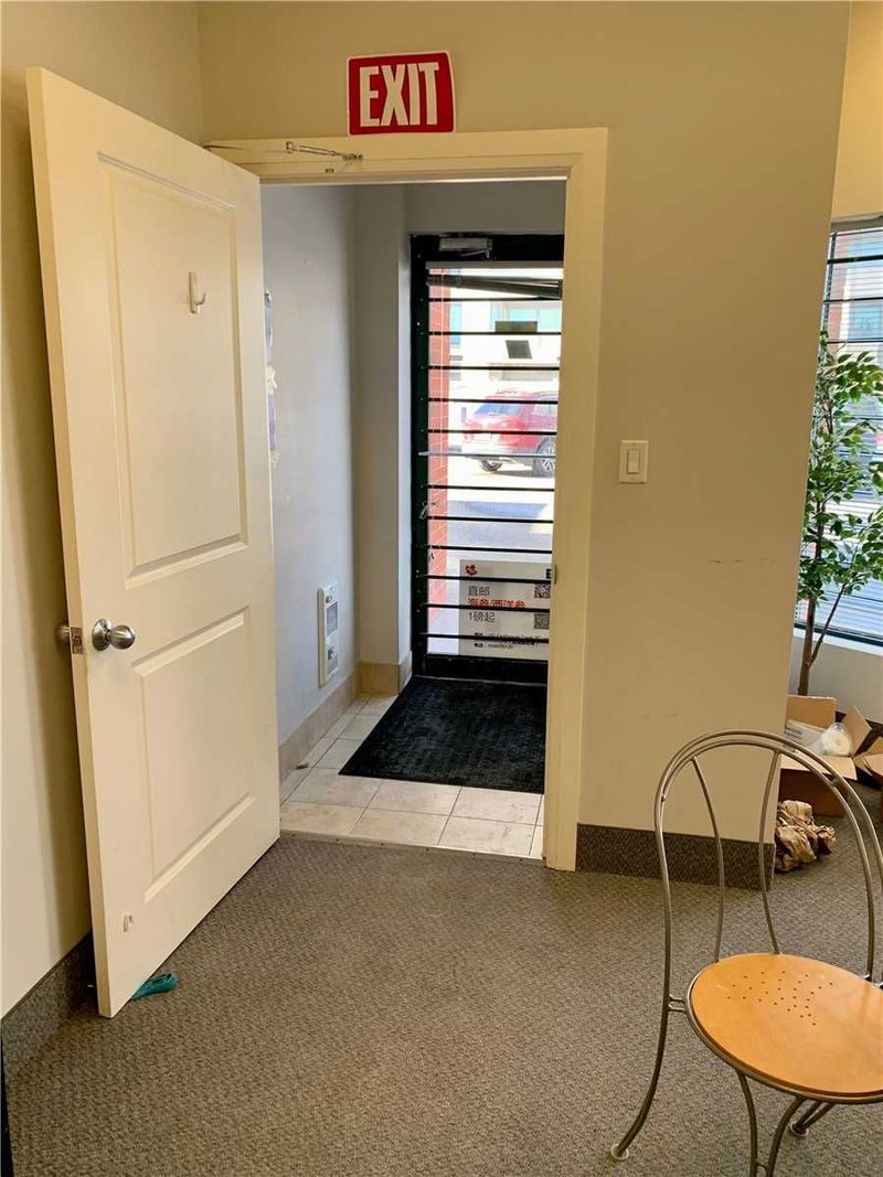 # 33 - 160 East Beaver Creek Rd, Richmond Hill, L4B3L4 | Image 2