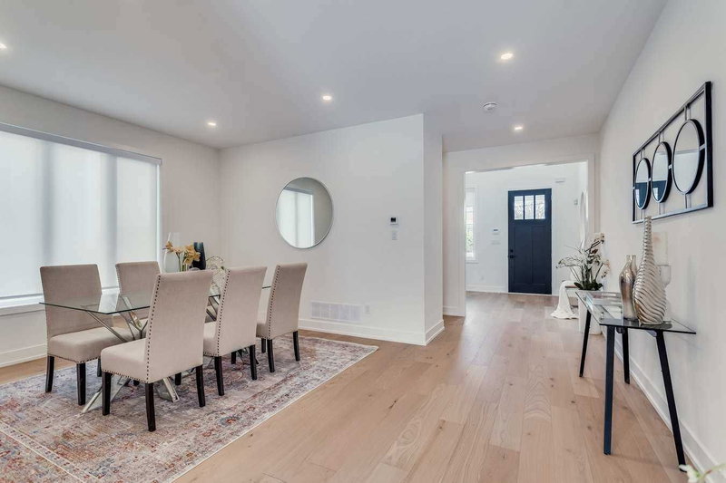 18 Victoria Dr, Uxbridge, L9P 1G8 | Image 2