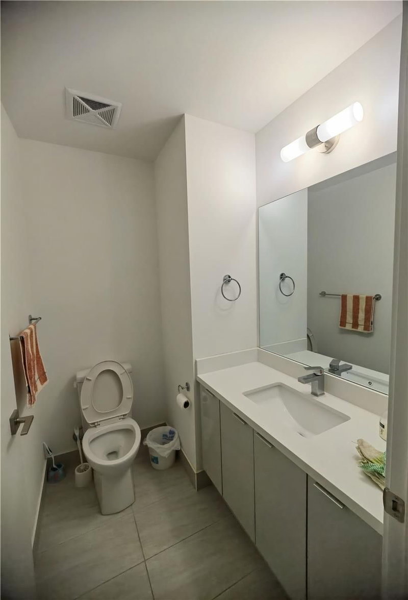 527 - 2908 Highway 7 Rd, Vaughan, L4K 0K5 | Image 3