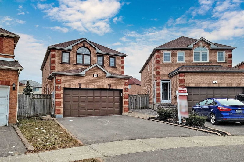 19 Connery Cres, Markham, L3S4E5 | Image 2