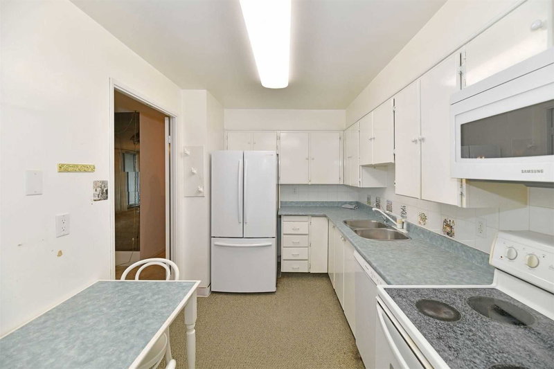 1004 - 50 Inverlochy Blvd, Markham, L3T4T6 | Image 2