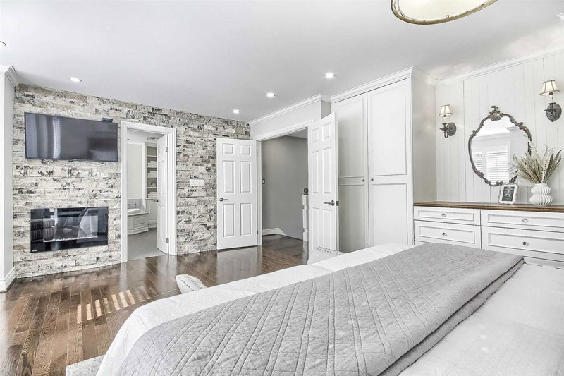 33 Beatty Cres, Aurora, L4G5V3 | Image 3