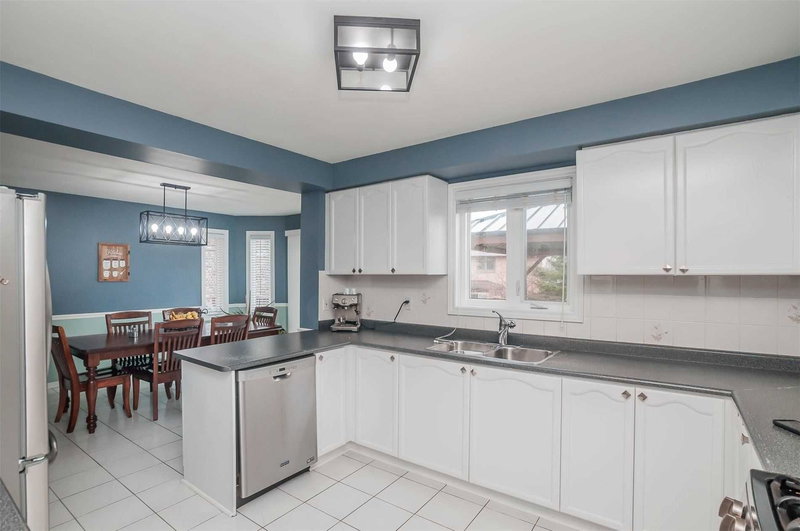 85 Butterfield Cres, Vaughan, L6A1J4 | Image 3