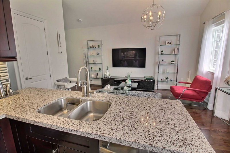 42 Somerville St, Whitchurch-Stouffville, L4A 7Z5 | Image 3