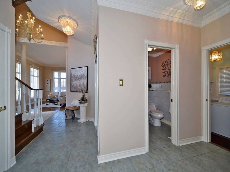 379 Sonoma Blvd, Vaughan, L4H1S1 | Image 2