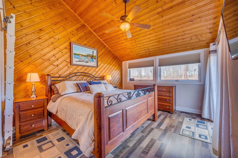 18 Villa Dr, Georgina, L0E1N0 | Image 3