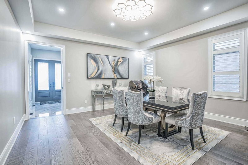 164 Milky Way Dr, Richmond Hill, L4C4Y4 | Image 2